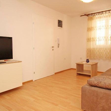 Apartments Vasilic-Cugalj-Smokvina 바슈카 외부 사진